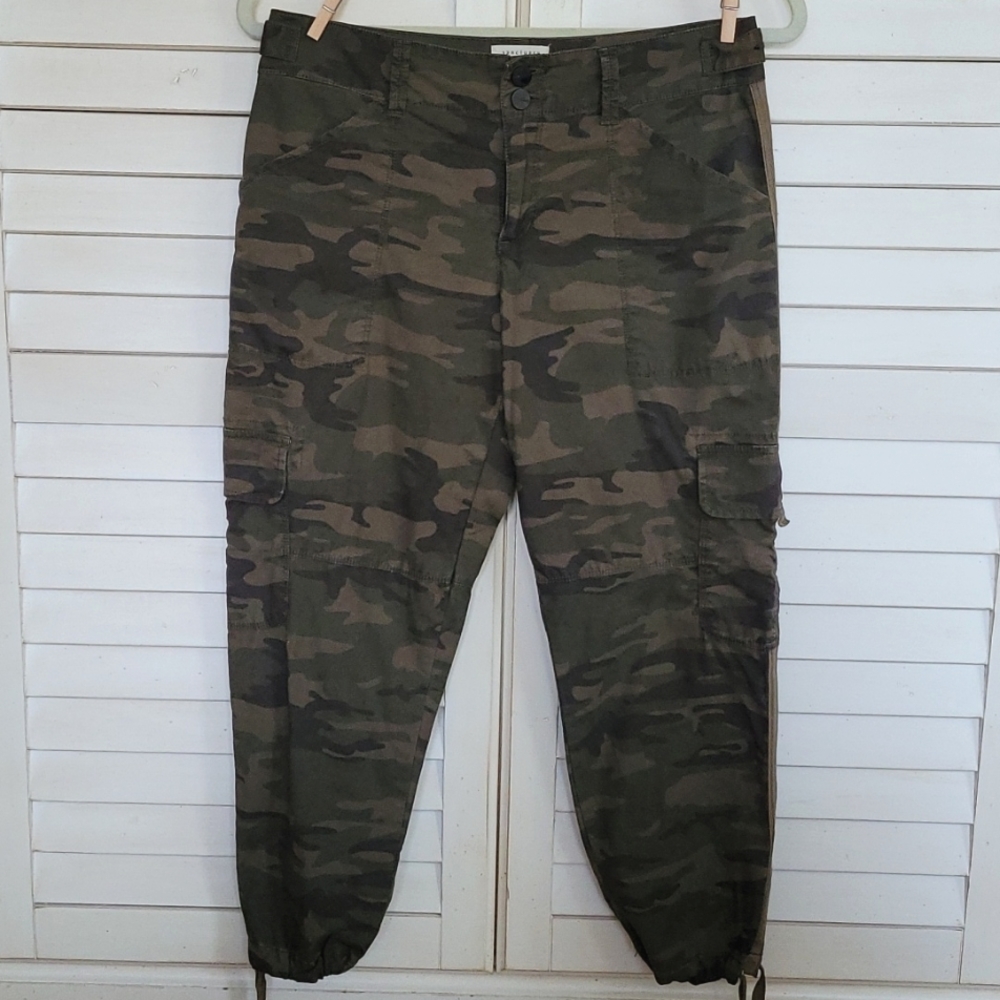 Women's Sanctuary camouflage pants size 27